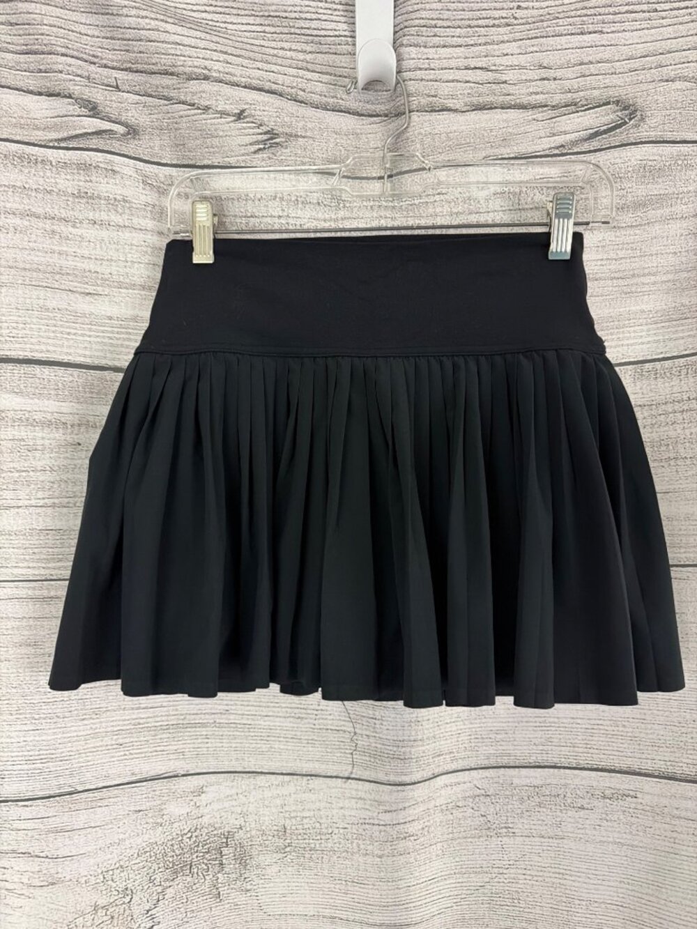 OFFLINE By Aerie Real Me Tiebreaker Pleated Skort Size M
